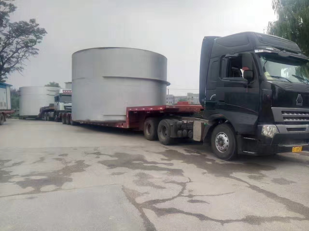 大件運(yùn)輸車(chē)